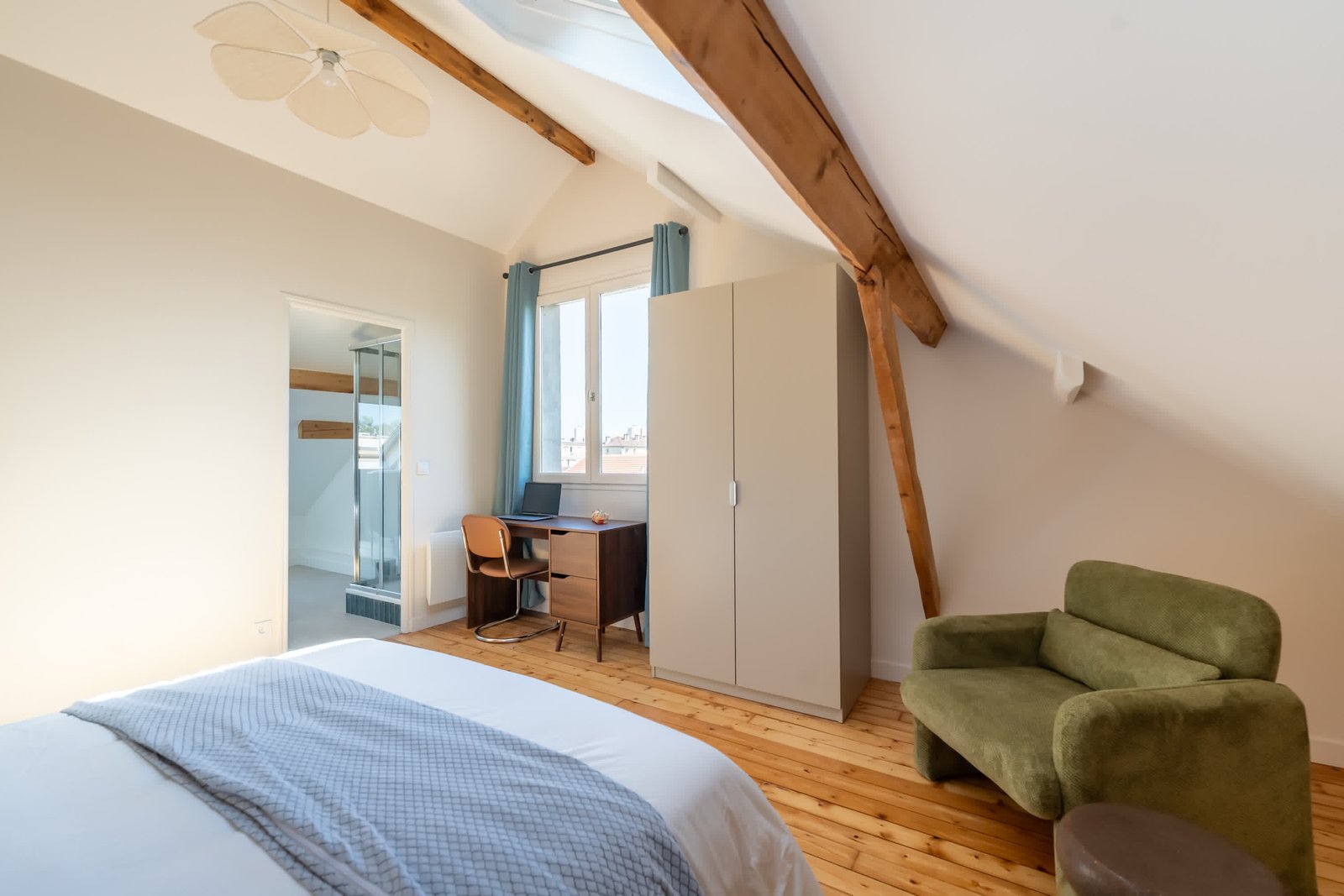 Suite 9 - Image 2